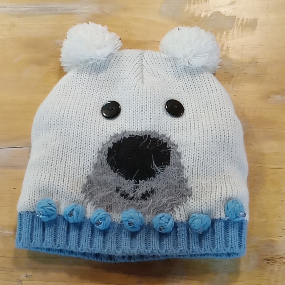 ( 370 ) Kids bear winter lighted hat / beany battery operated